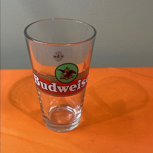 ⚡️⚡️⚡️Budweiser Pint Glass with Red and Green Emblem 1 glass in excellent cond - Picture 8 of 8